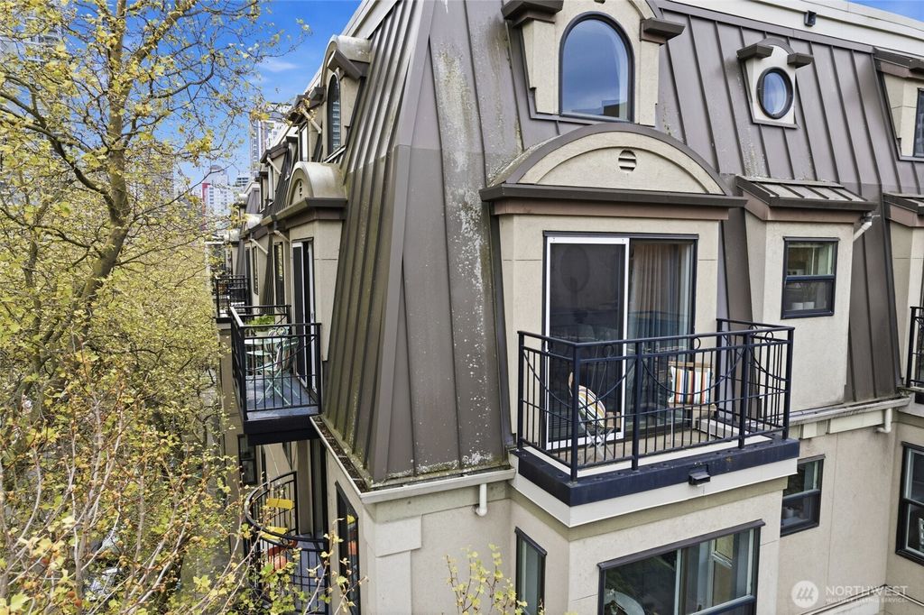 Photo of 425 Vine Street #708, Seattle, WA 98121 (MLS # 2514299)