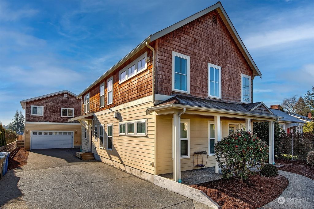 Photo of 1231 SW 149th Street, Burien, WA 98166 (MLS # 2325657)