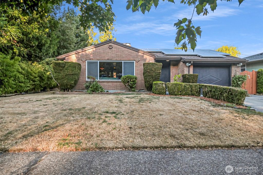 Photo of 4914 55th Avenue S, Seattle, WA 98118 (MLS # 2411237)