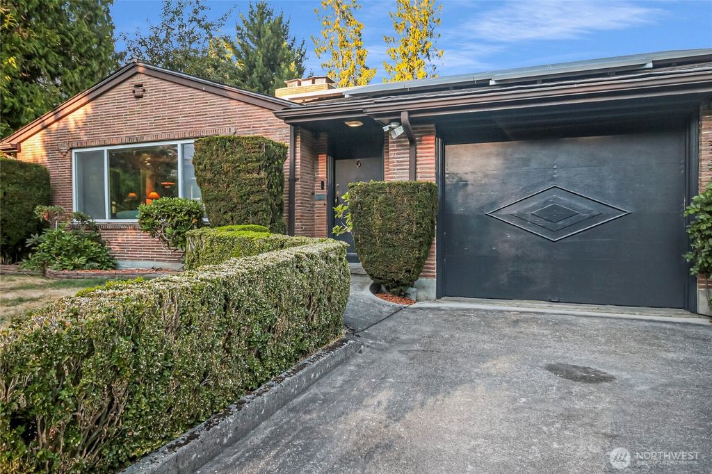Photo of 4914 55th Avenue S, Seattle, WA 98118 (MLS # 2411237)