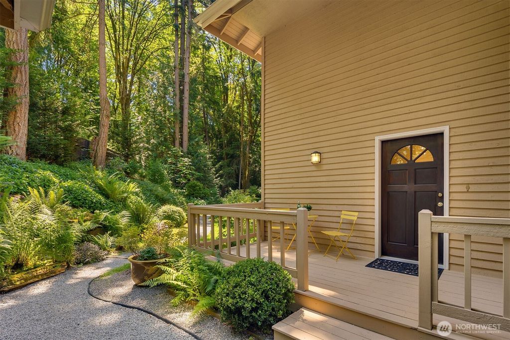 Photo of 4549 152nd Place SE, Bellevue, WA 98006 (MLS # 2400599)