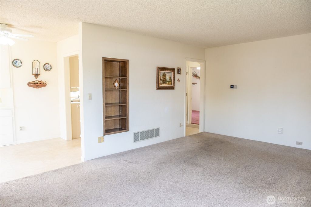 Photo of 609 W Whitman Street, College Place, WA 99324 (MLS # 2465579)