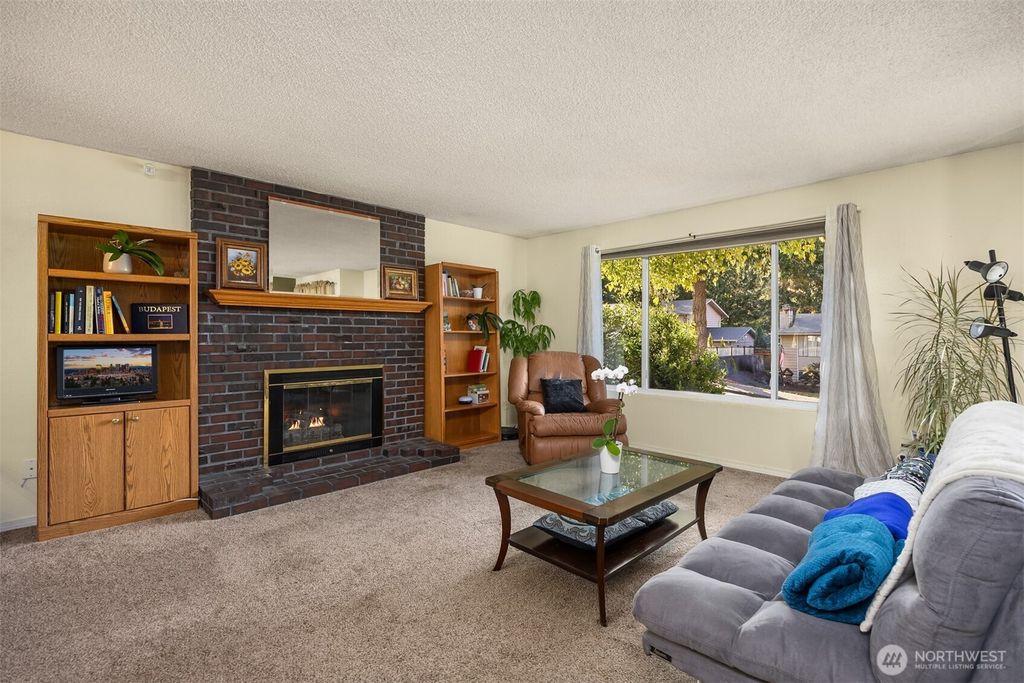 Photo of 12734 SE 191st Place, Renton, WA 98058 (MLS # 2498225)