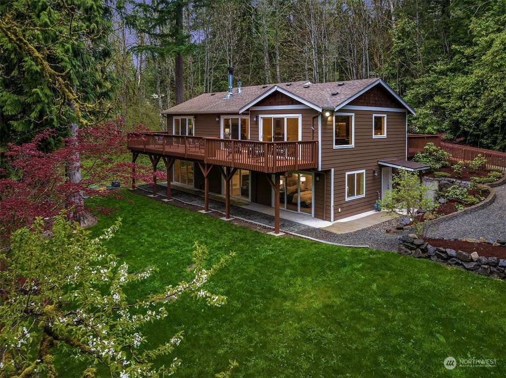 Photo of 15607 258th Place SE, Issaquah, WA 98027 (MLS # 2063899)