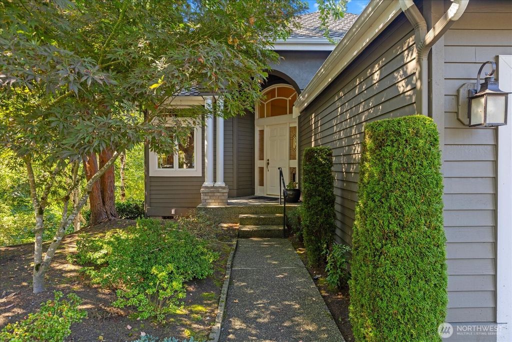 Photo of 11536 W Oakmont Drive, Mukilteo, WA 98275 (MLS # 2423974)