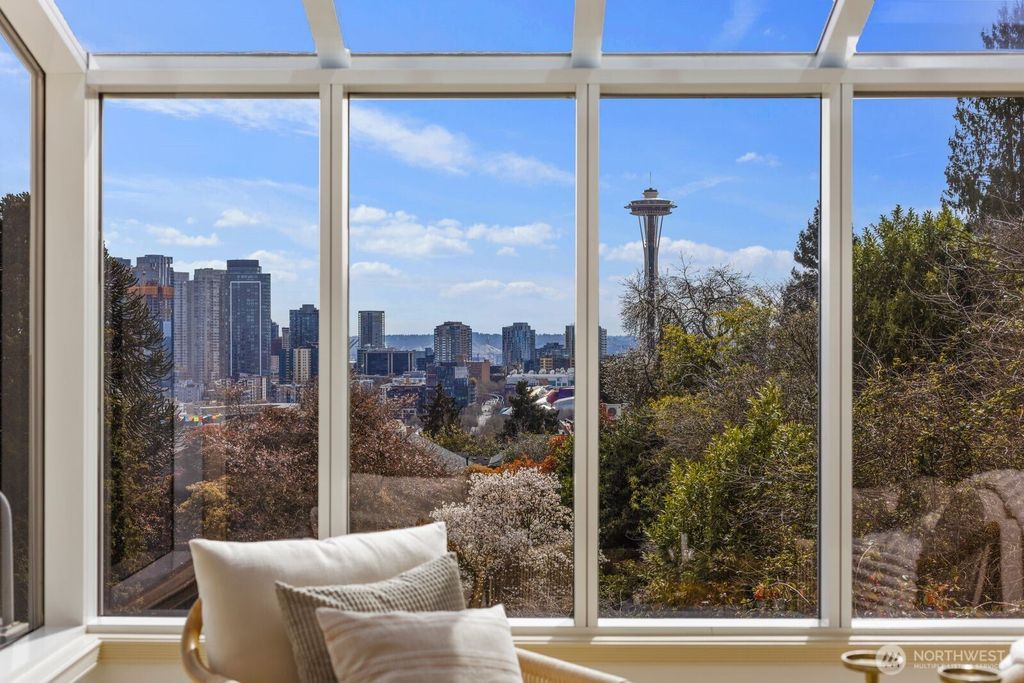 Photo of 1231 5th Avenue N #302, Seattle, WA 98109 (MLS # 2518140)