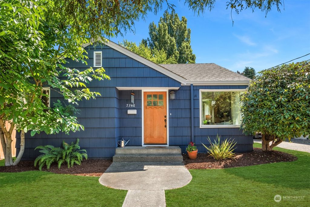 Photo of 7348 40th Avenue NE, Seattle, WA 98115 (MLS # 2140645)