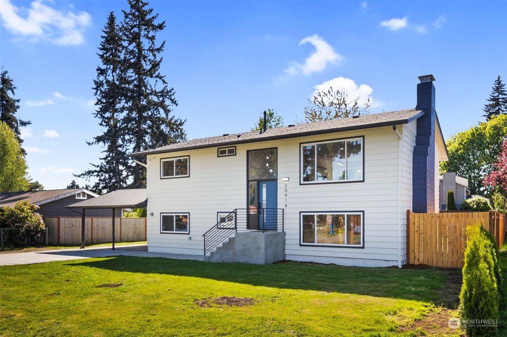 Photo of 20914 3rd Avenue W, Lynnwood, WA 98036 (MLS # 2235010)