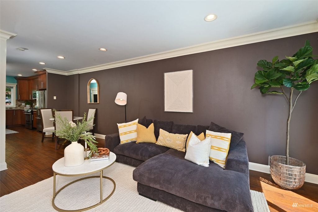 Photo of 567 Ward Place, Seattle, WA 98109 (MLS # 1976951)