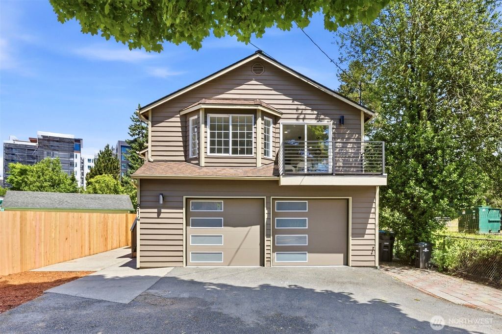 Photo of 814 NE 185th Street, Shoreline, WA 98155 (MLS # 2538894)