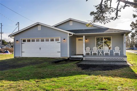 Photo of 120 S Ocosta Street, Westport, WA 98595 (MLS # 2442432)