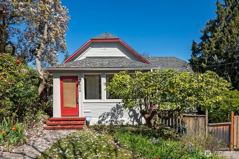 Photo of 942 N 81st Street, Seattle, WA 98103 (MLS # 2503359)