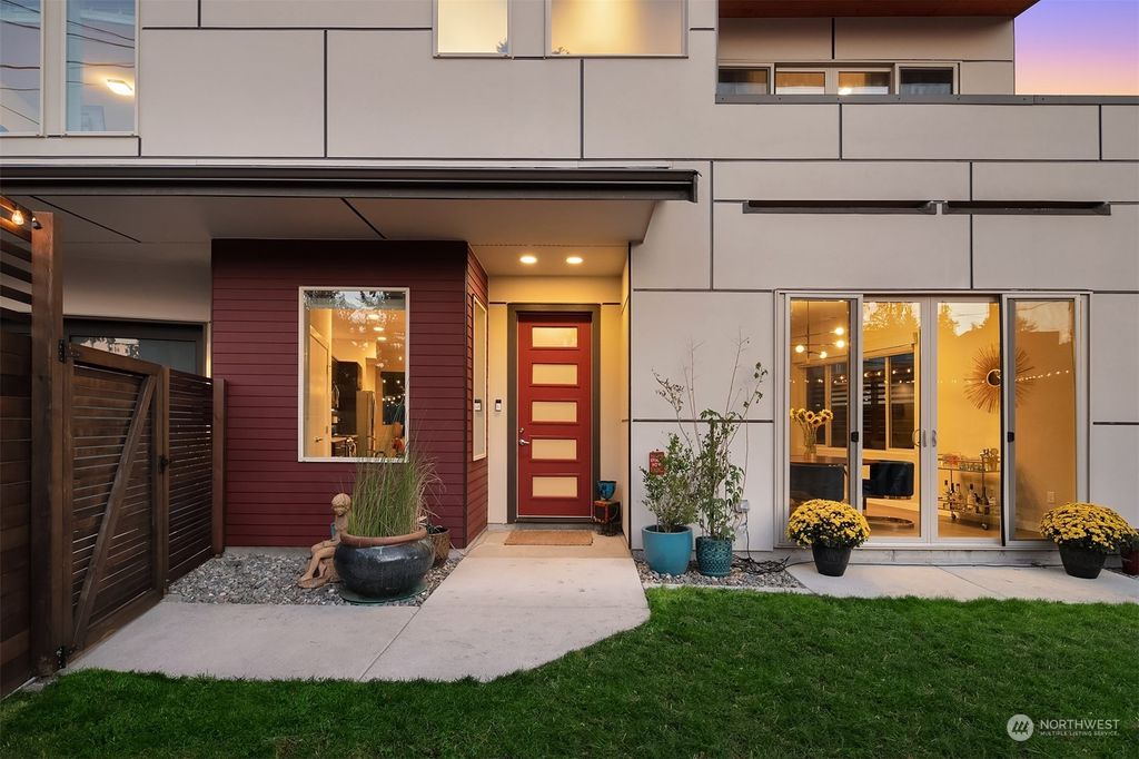 Photo of 7316 Fauntleroy Way SW, Seattle, WA 98136 (MLS # 2007717)