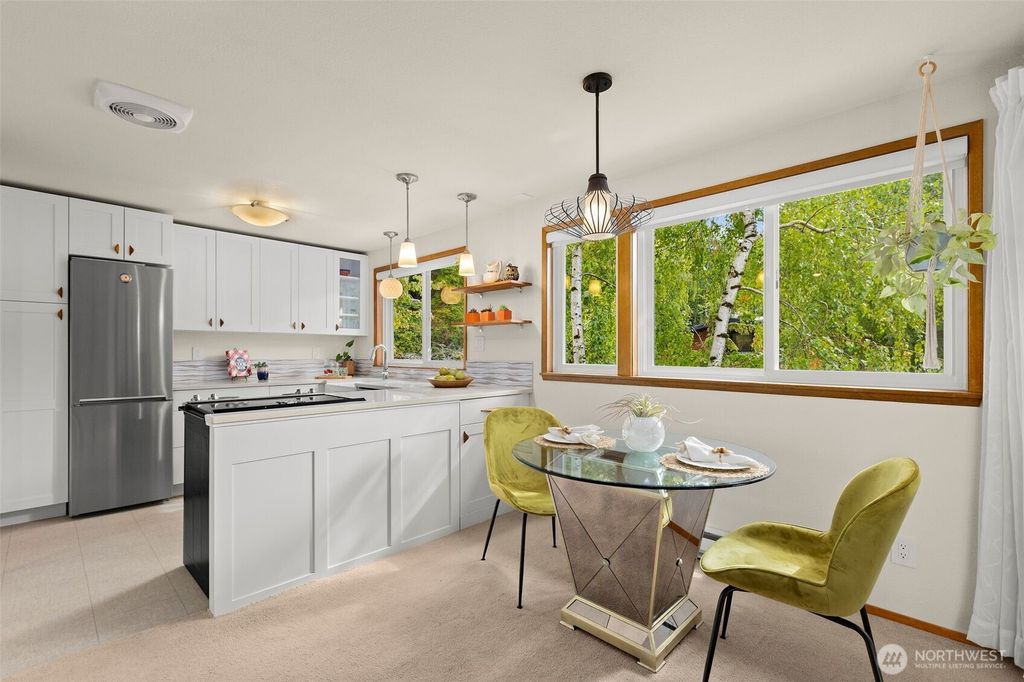 Photo of 3055 80th Avenue SE #201, Mercer Island, WA 98040 (MLS # 2440368)