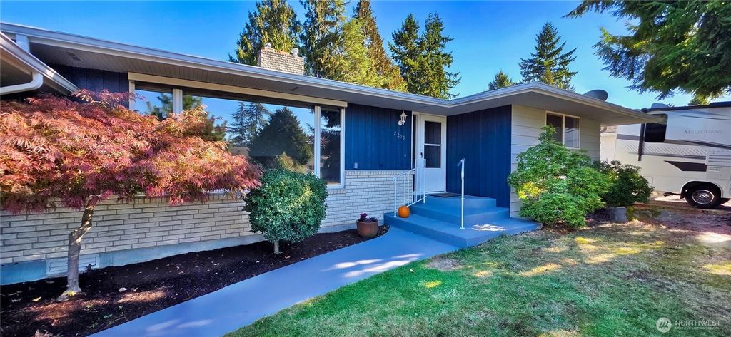 Photo of 2200 Ontario St, Bellingham, WA 98229 (MLS # 2444470)