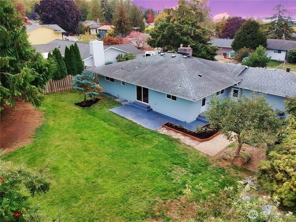 Photo of 2200 Ontario St, Bellingham, WA 98229 (MLS # 2444470)
