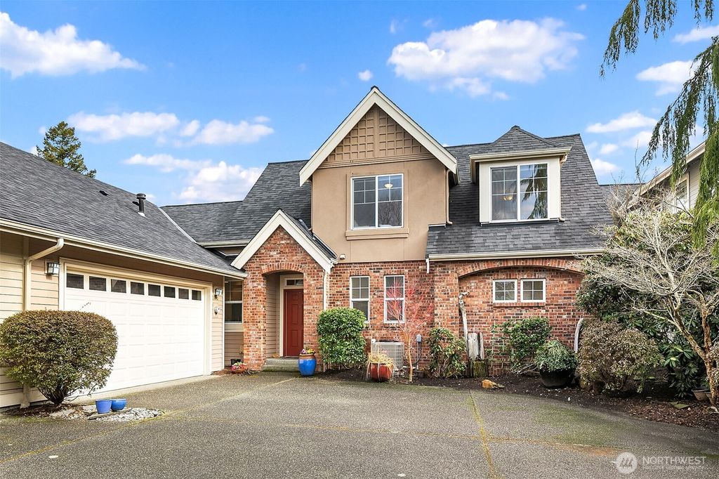 Photo of 1930 14th Court NE, Issaquah, WA 98029 (MLS # 2333207)