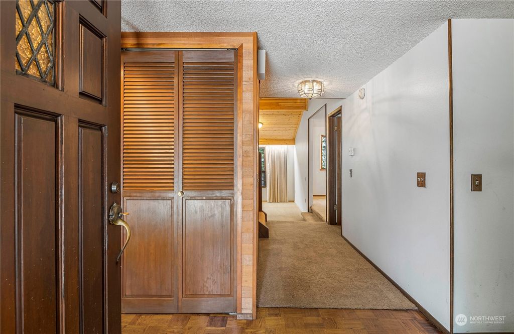 Photo of 23521 NE 72nd Street, Redmond, WA 98053 (MLS # 2233652)