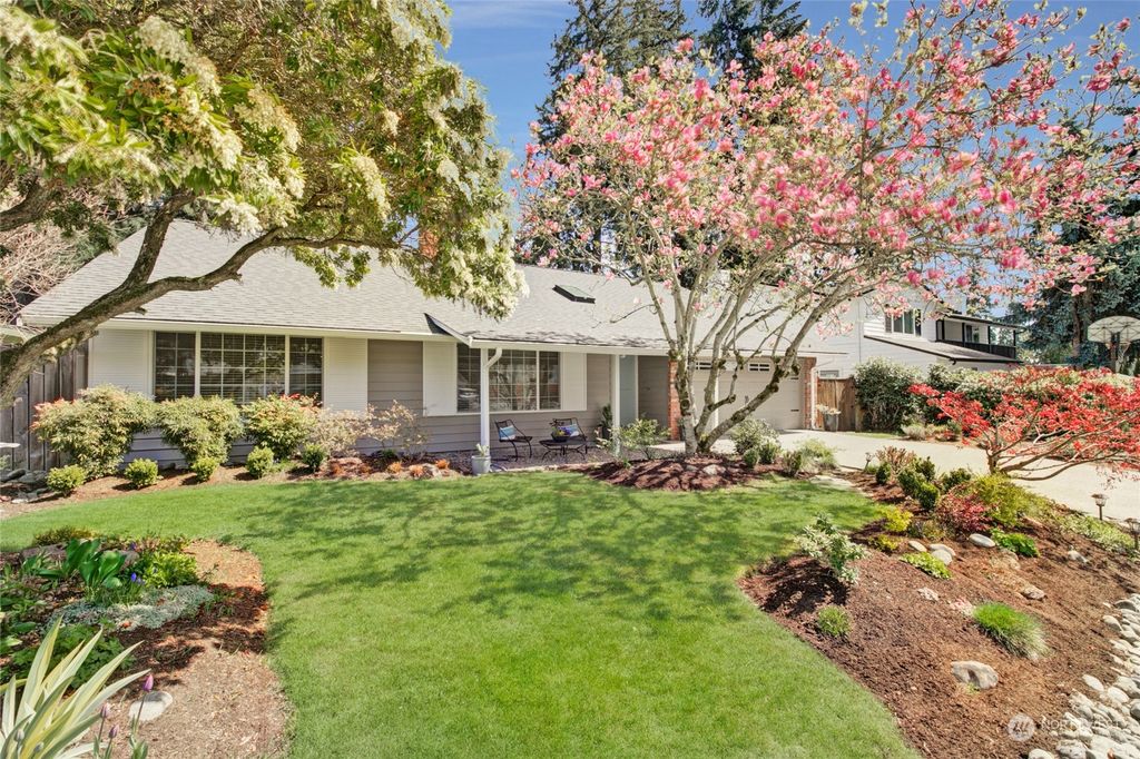 Photo of 13824 119th Avenue NE, Kirkland, WA 98034 (MLS # 2061268)