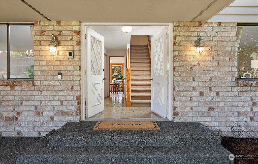 Photo of 6409 129th Avenue SE, Bellevue, WA 98006 (MLS # 2224870)