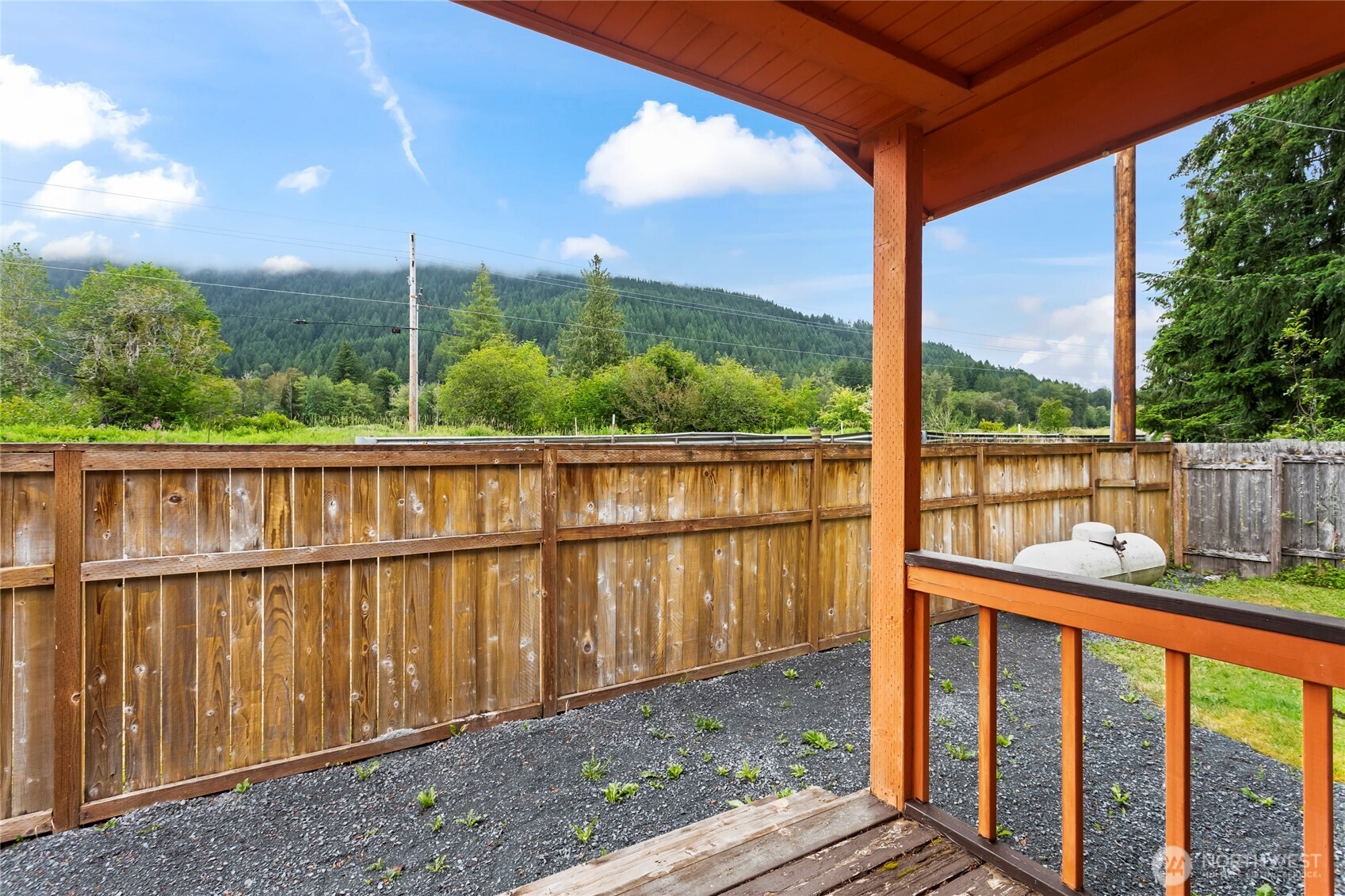 22204 State Route 706 E