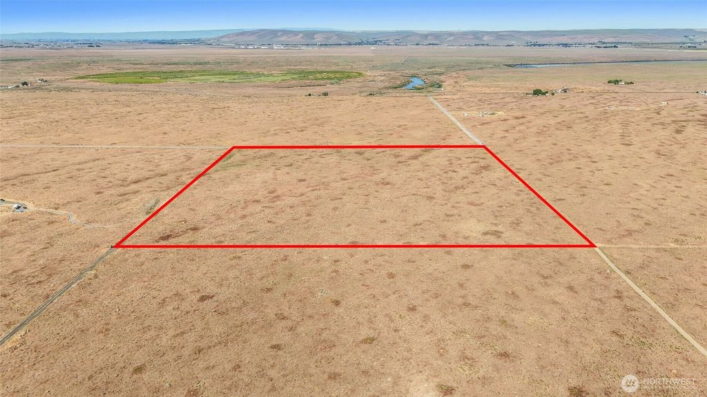 Photo of 0 Road 16 NE and West C Road, Soap Lake, WA 98851 (MLS # 2529244)