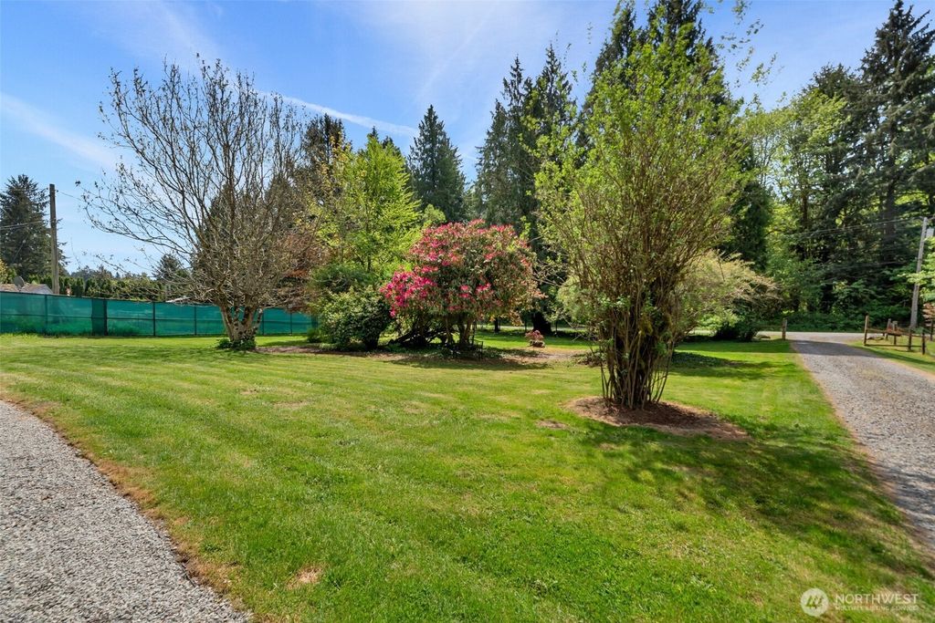 Photo of 10424 Upper Preston Road SE, Issaquah, WA 98027 (MLS # 2366381)
