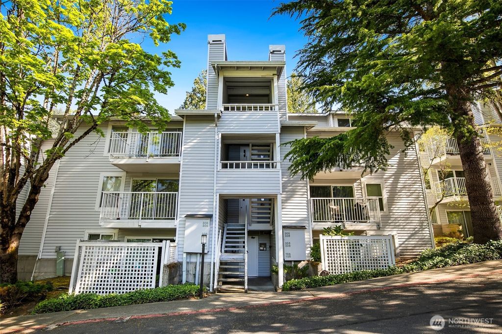 Photo of 4106 Factoria Boulevard SE #205, Bellevue, WA 98006 (MLS # 2516461)