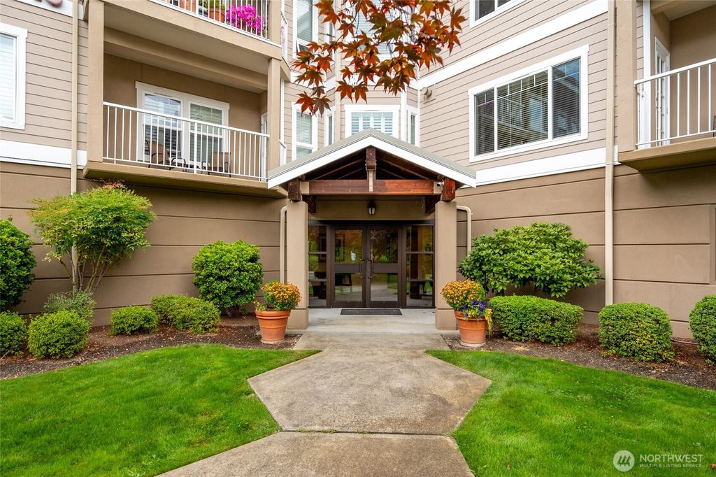 Photo of 1854 NW 195th ST St #205, Shoreline, WA 98177 (MLS # 2355536)