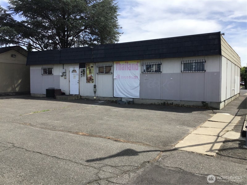 412 S 12th Avenue