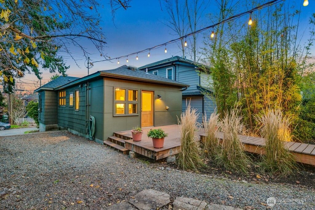 Photo of 1425 26th Avenue, Seattle, WA 98122 (MLS # 2341719)