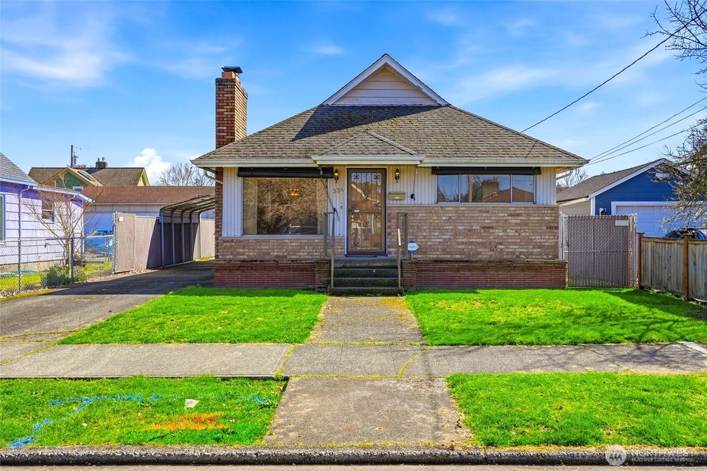 Photo of 334 Wells Avenue N, Renton, WA 98056 (MLS # 2501080)