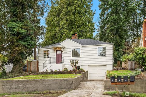 Photo of 12517 22nd Avenue NE, Seattle, WA 98125 (MLS # 2523278)