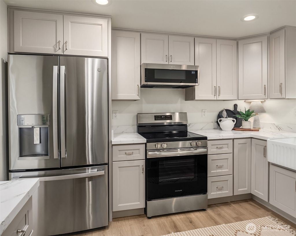 Photo of 12517 22nd Avenue NE, Seattle, WA 98125 (MLS # 2523278)