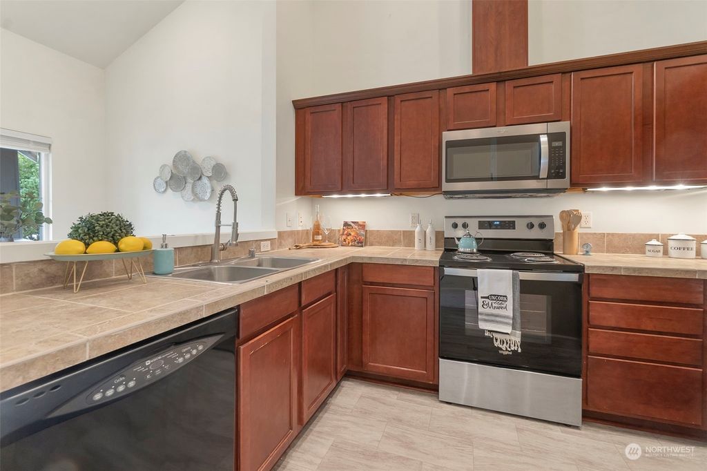 listing image 9360326587392631166