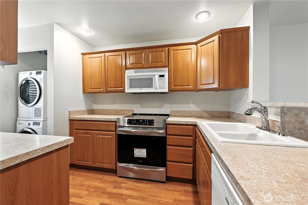 Photo of 2100 S 336th Street #H2, Federal Way, WA 98003 (MLS # 2426412)