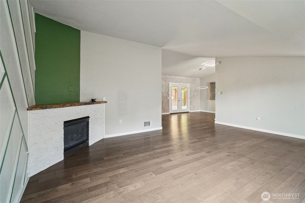 Photo of 131 Logan Road, Lynnwood, WA 98036 (MLS # 2349467)