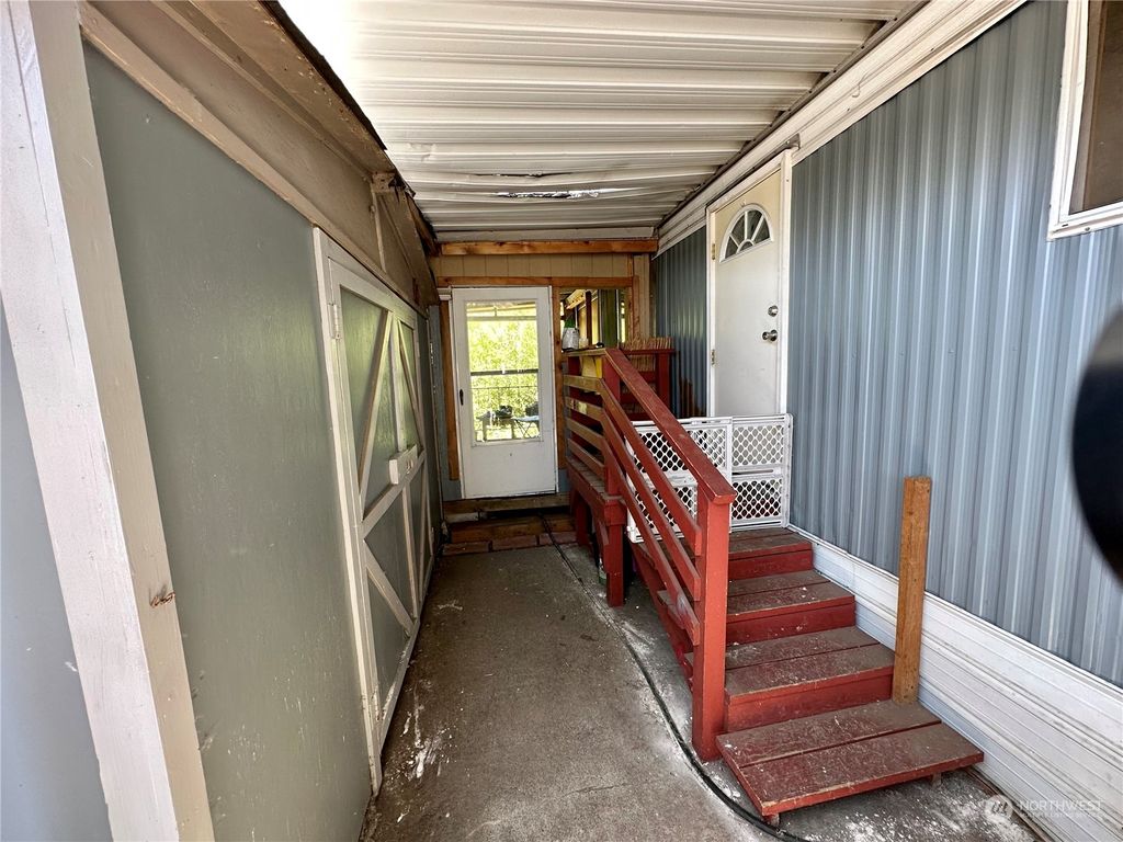 Photo of 18113 31st Avenue S, SeaTac, WA 98188 (MLS # 2076798)