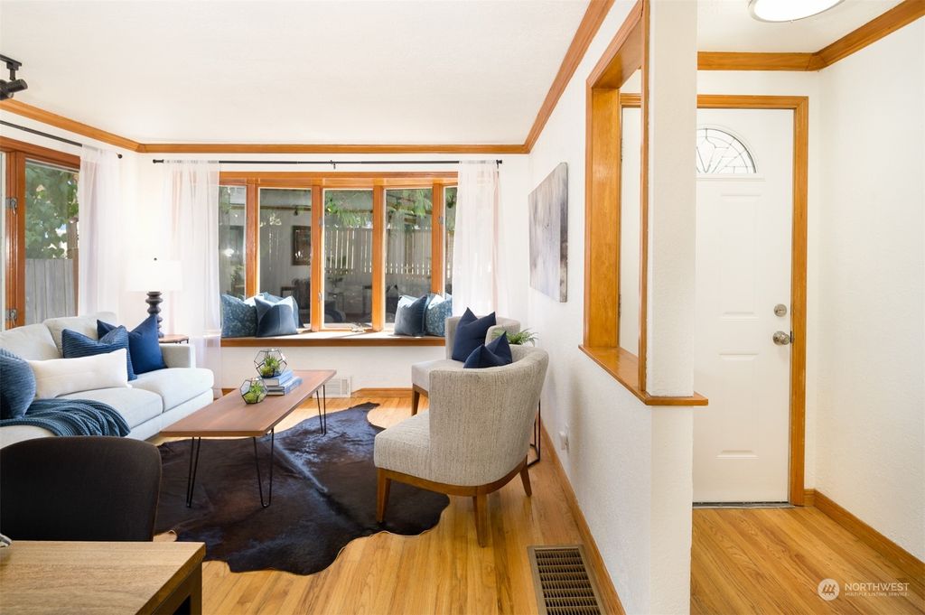 Photo of 4140 SW Austin Street, Seattle, WA 98136 (MLS # 2141818)