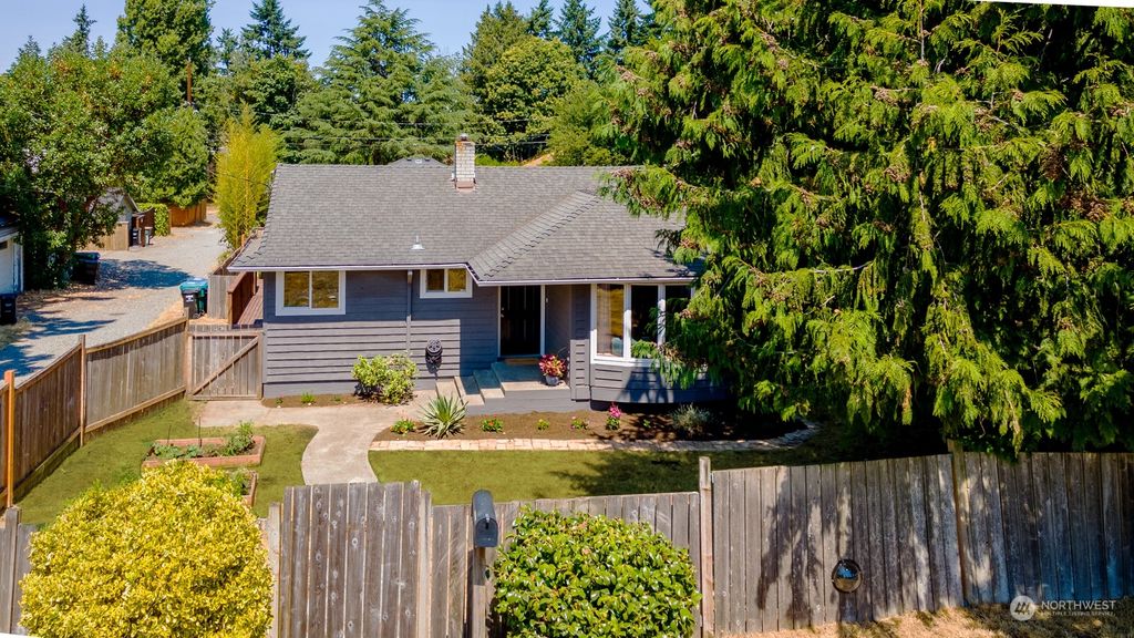Photo of 4140 SW Austin Street, Seattle, WA 98136 (MLS # 2141818)