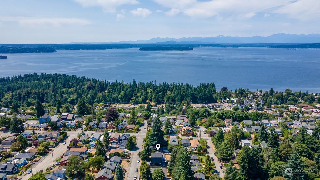 Photo of 4140 SW Austin Street, Seattle, WA 98136 (MLS # 2141818)