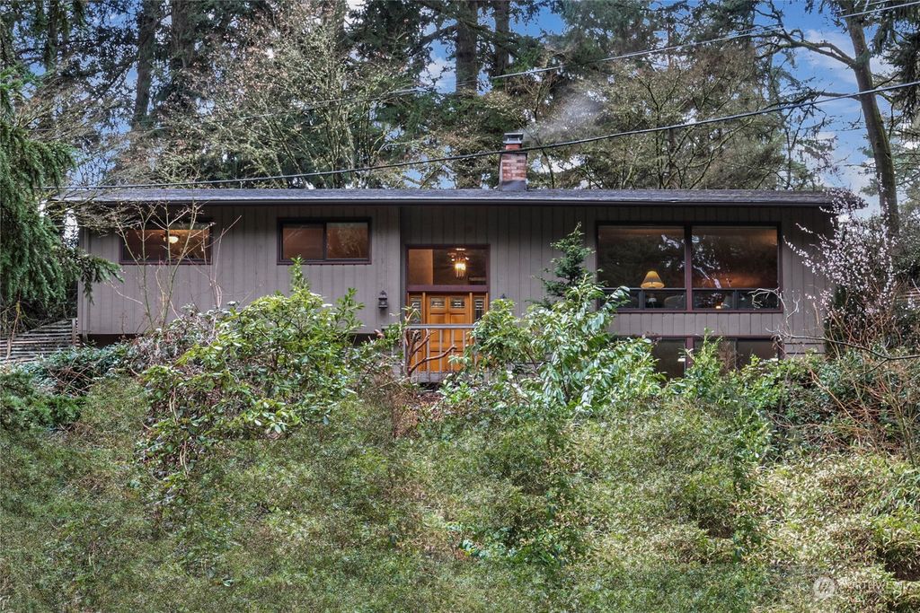 Photo of 16915 26th Avenue NE, Lake Forest Park, WA 98155 (MLS # 2204065)