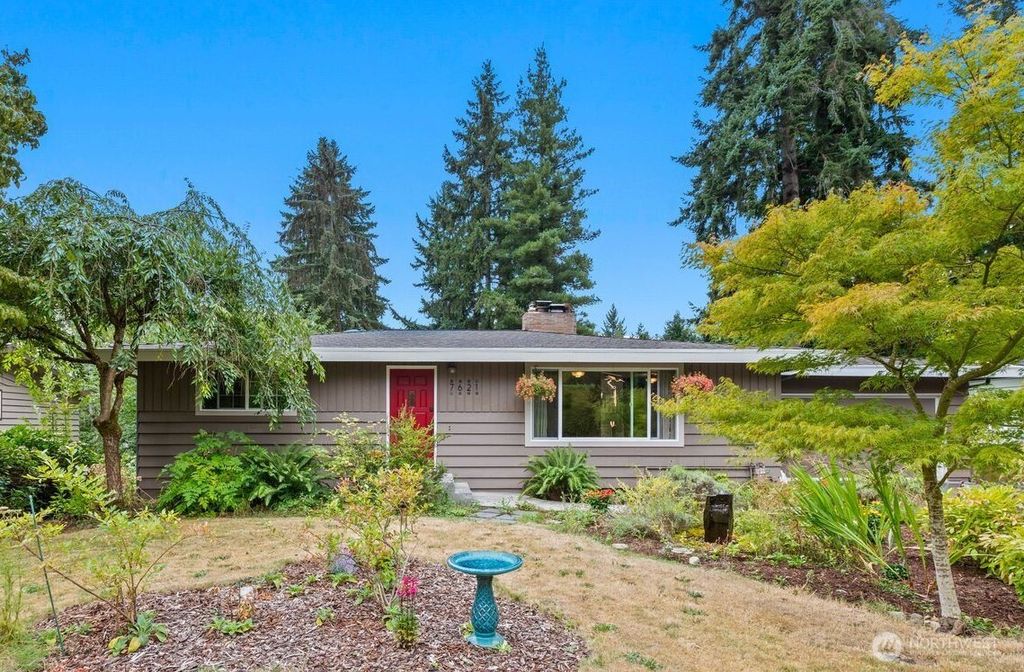 Photo of 7621 NE 205th Street, Kenmore, WA 98028 (MLS # 2418562)