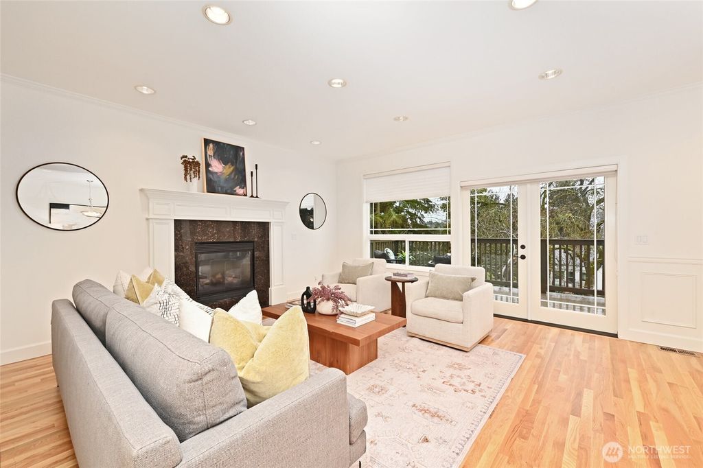 Photo of 2531 30th Avenue W, Seattle, WA 98199 (MLS # 2477003)