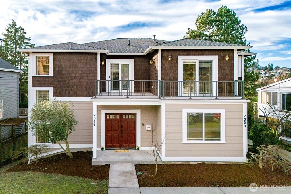 Photo of 2531 30th Avenue W, Seattle, WA 98199 (MLS # 2477003)