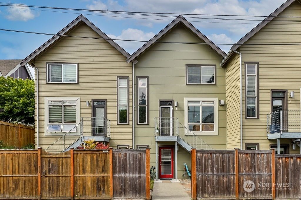 Photo of 212 Boston Street #B, Seattle, WA 98109 (MLS # 2129808)