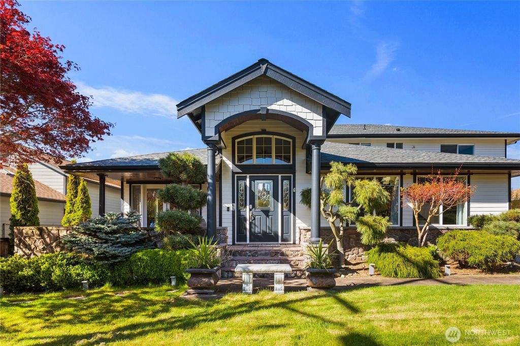 Photo of 814 N 32nd Street, Renton, WA 98056 (MLS # 2501490)