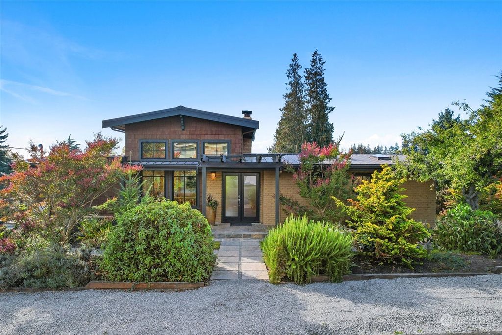 Photo of 1654 NW 204th Street, Shoreline, WA 98177 (MLS # 2004368)