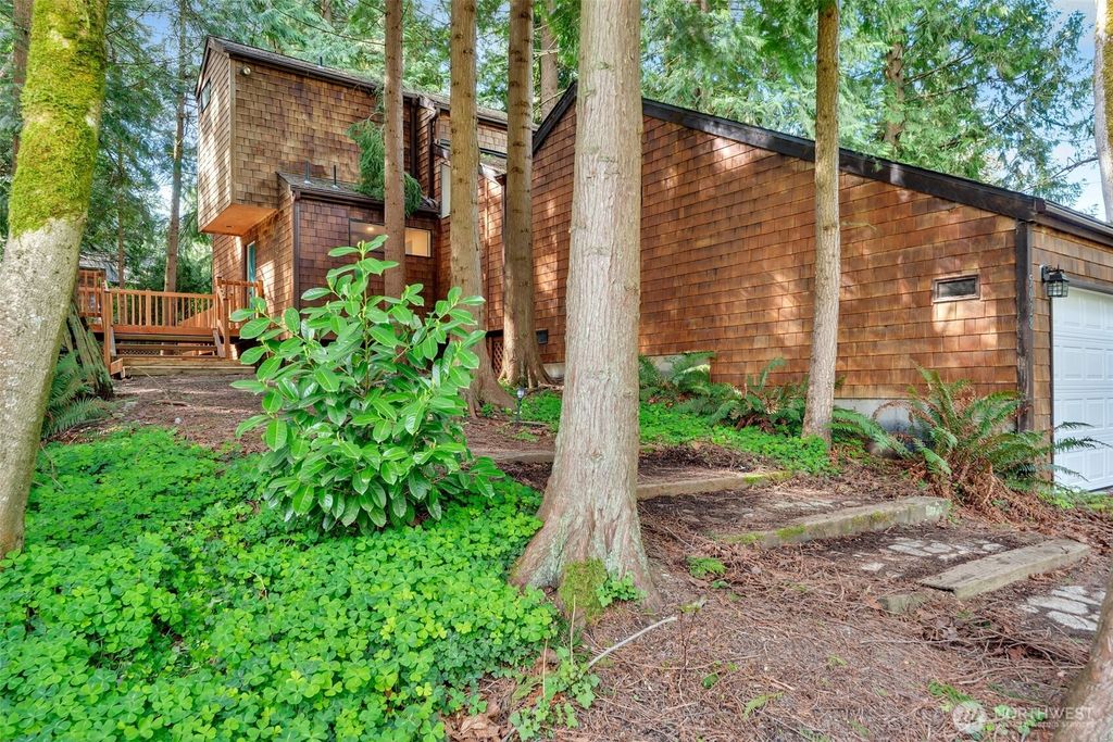 Photo of 5028 92nd Street SW, Mukilteo, WA 98275 (MLS # 2359883)