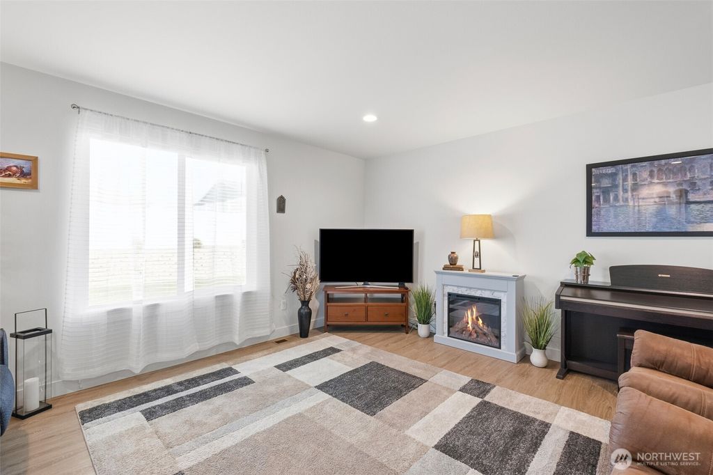 Photo of 2355 3rd St SE St, East Wenatchee, WA 98802 (MLS # 2515651)